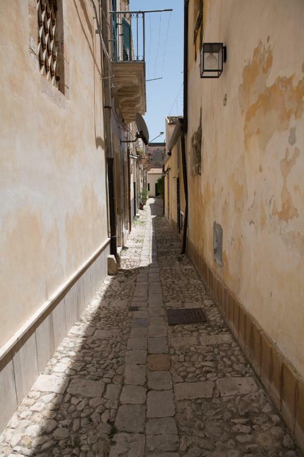 Qui Ed Ora,Guest House. Noto Exterior foto